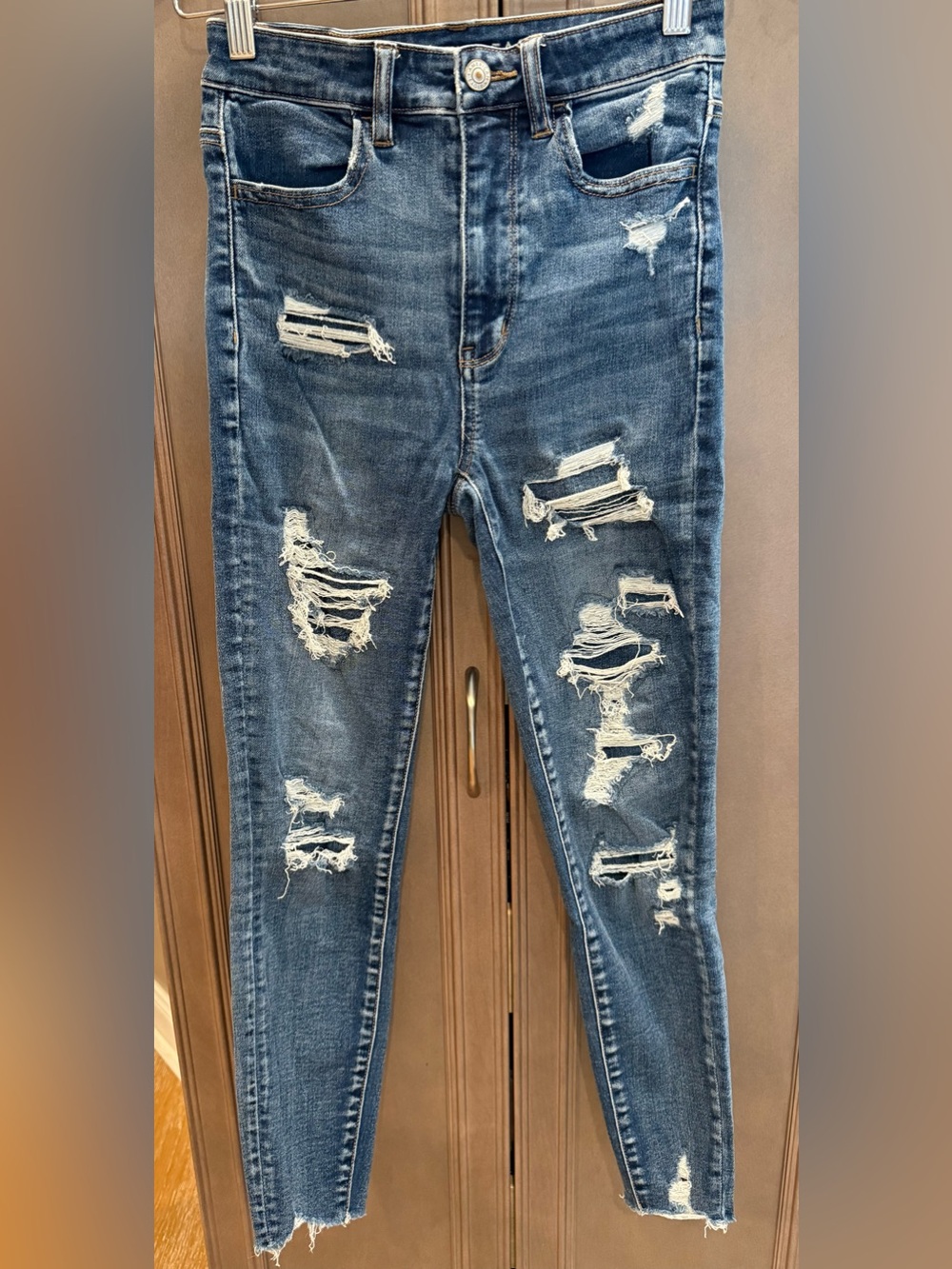 American Eagle 2S Highest Rise Jegging Distressed Jeans